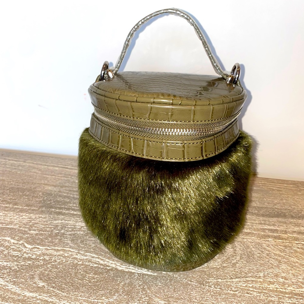 Urban Expressions Olive Fonda Clutch Bag.